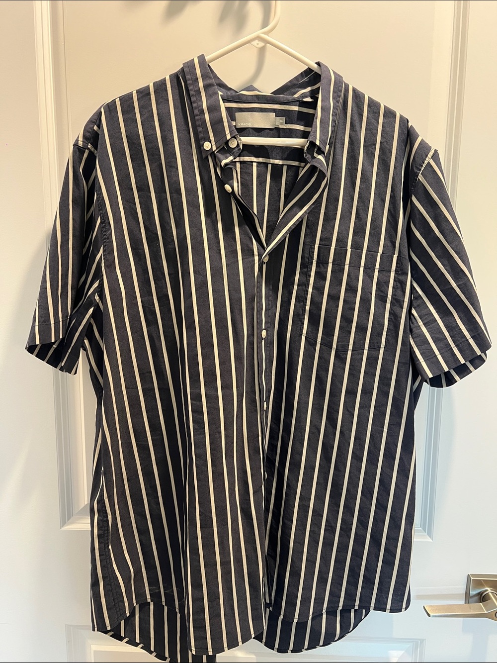 Vince Men's Navy and White Vertical Stripe Short Sleeve Shirt